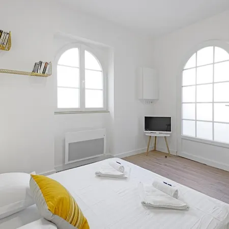 Painel - 3 Etoiles - Welkeys Apartman