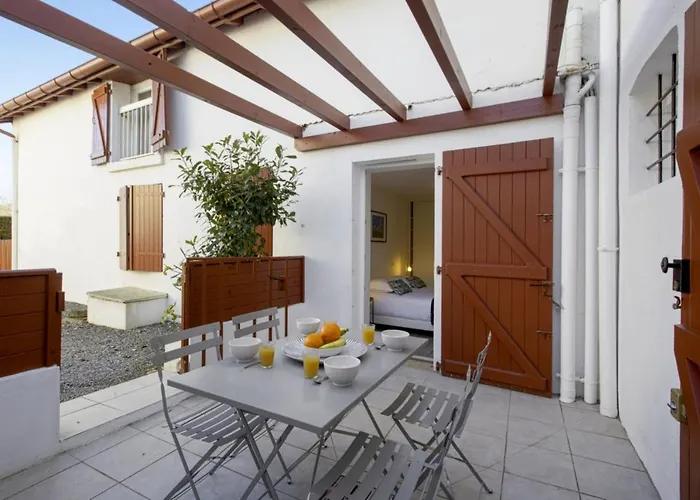 Painel - 3 Etoiles - Welkeys Apartman