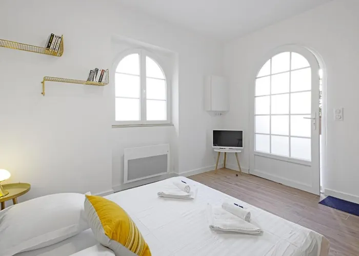 Painel - 3 Etoiles - Welkeys Apartman