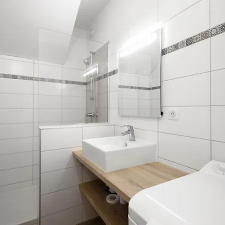 Painel - 3 Etoiles - Welkeys Биарриц